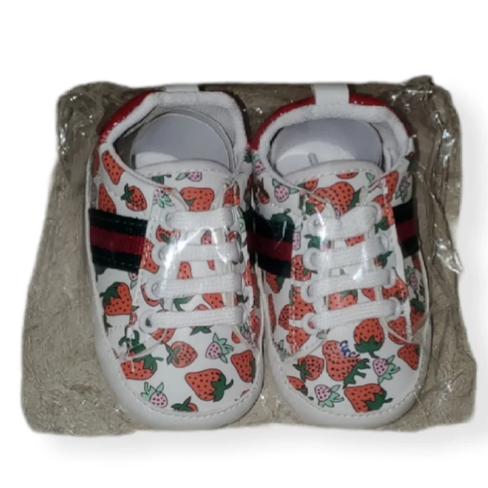 WHITE STRAWBERRY BABY / TODDLER SNEAKERS
